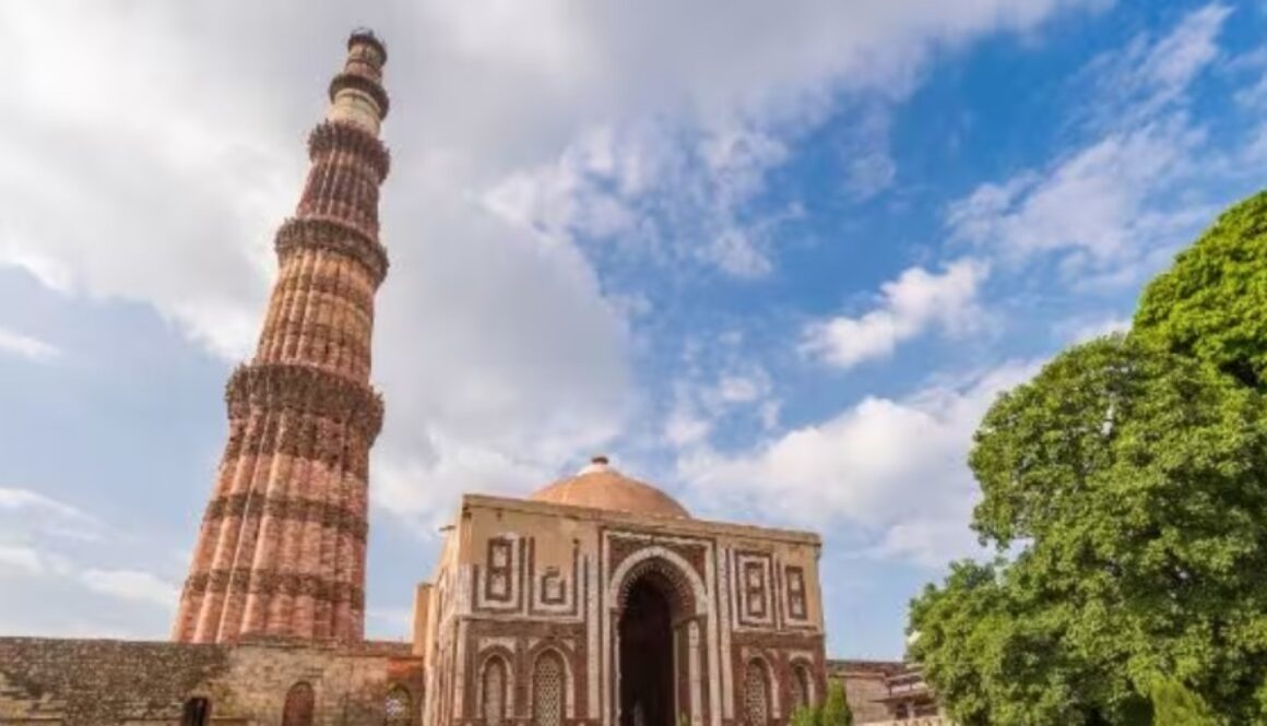 Qutub Minar Shows